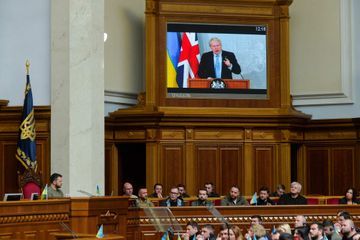 Boris Johnson promet au Parlement ukrainien plus d'aide militaire à l'Ukraine