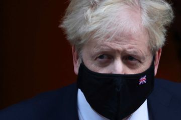 Cas contact, Boris Johnson annule une visite en pleine tourmente politique