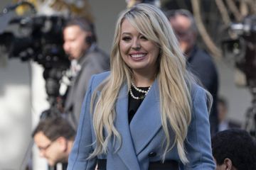 Cérémonie virtuelle pour Tiffany Trump, jeune diplômée