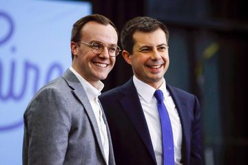 Chasten et Pete Buttigieg, heureux pères de Penelope et Joseph