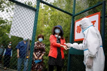 Coronavirus : la Chine confine un demi-million de personnes à Pékin