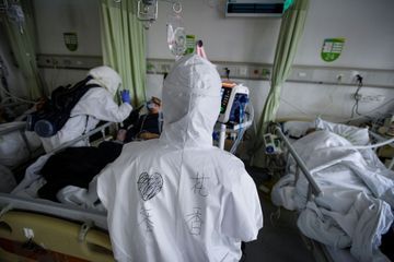 Coronavirus: Pékin dépêche une enquête sur le médecin lanceur d'alerte décédé