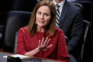 Cour suprême : face aux sénateurs, Amy Coney Barrett évite les sujets qui fâchent