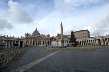 Covid-19 : les employés du Vatican refusant le vaccin risquent le licenciement
