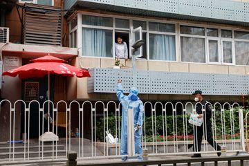 Covid à Pékin: le dépistage redémarre après un foyer dans un bar