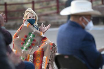 Dans l'Arizona, Jill Biden à l'écoute de la Nation navajo