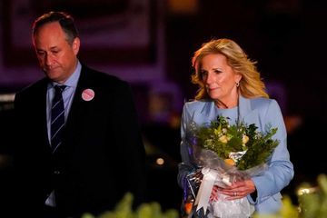 Dans le Wisconsin, recueillement pour Jill Biden et Douglas Emhoff