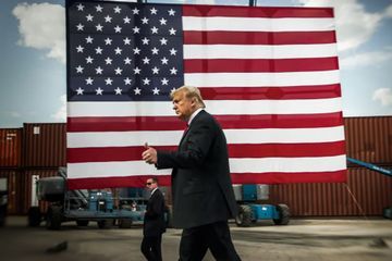 Des comptes pro-Trump et des chaînes suprématistes bannis du web