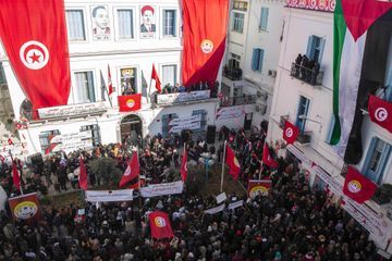 Des milliers de Tunisiens célèbrent le 9ème anniversaire de la révolution