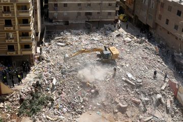 Dix-huit morts dans l'effondrement d'un immeuble au Caire