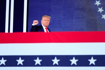 Donald Trump défend le drapeau confédéré interdit par la Nascar