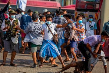 En Birmanie, des violences éclatent à Rangoun entre militants pro-junte et habitants
