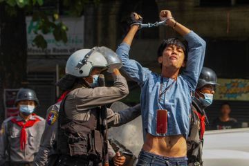 En Birmanie, tirs de balles en caoutchouc contre des manifestants rassemblés à Rangoun