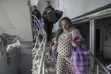 En images : un hôpital pédiatrique bombardé à Marioupol, des femmes enceintes blessées