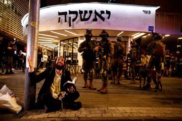 En images : une nouvelle attaque fait deux morts à Tel-Aviv