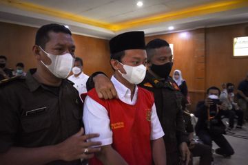En Indonésie, prison à vie pour un enseignant coupable du viol de 13 élèves