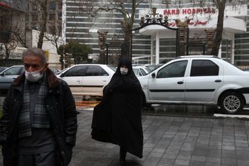 En Iran, la méfiance envers le gouvernement amplifie la crainte du coronavirus