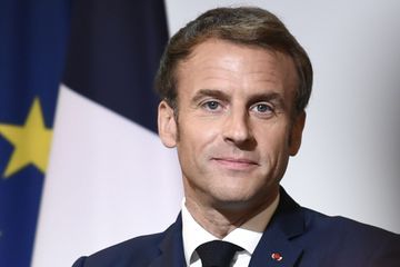Evacuation d'Afghanistan: Emmanuel Macron félicite les militaires et agents