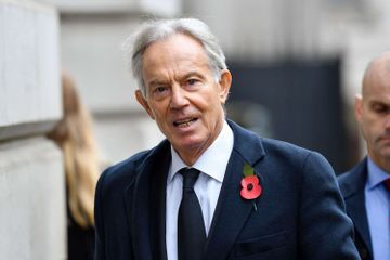 Fait chevalier par la reine, Tony Blair se défend face à ses détracteurs