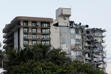 Floride: au moins un mort dans l'effondrement partiel d'un immeuble résidentiel