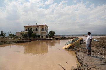 Grèce: l'île d'Eubée dévastée par une tempête, sept personnes décédées