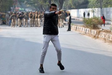 Inde : un jeune homme tire sur des manifestants à New Delhi