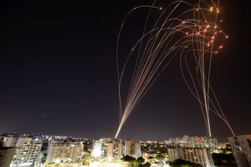 Israël: pluie de roquettes sur Tel Aviv