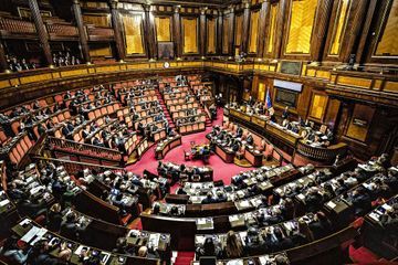 Italie : tollé contre cinq députés bénéficiaires d'un 