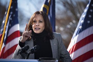 Kamala Harris attend son heure