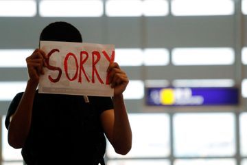 L'aéroport international de Hong Kong bloqué par les manifestants