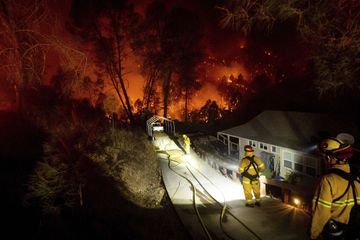 L'héroïque combat des soldats du feu en Californie