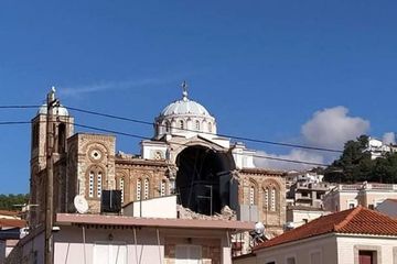 L'île de Samos pleure ses deux enfants, tués dans le séisme