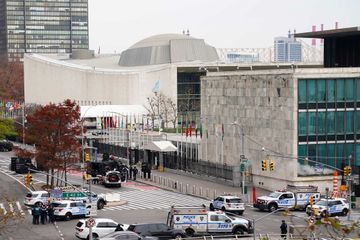 L'ONU à New York bouclée, un homme armé à l'extérieur du siège