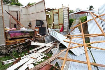 L'ouragan Elsa frappe la Barbade, les Caraïbes en alerte