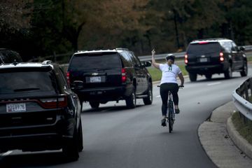La cycliste qui avait fait un doigt d'honneur à Trump se lance en politique