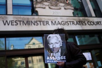 La justice britannique autorise l'extradition de Julian Assange