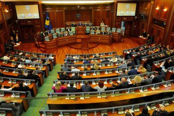 Le Parlement kosovar dissous par les députés, des élections anticipées en vue