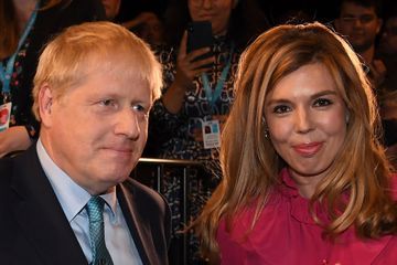Le Premier ministre britannique Boris Johnson attend son premier enfant et va se marier