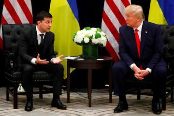 Le président ukrainien Volodymyr Zelenksy nie tout donnant-donnant avec Donald Trump