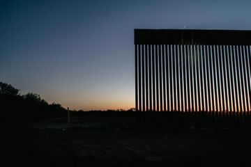 Le Texas construit son propre «mur» à la frontière avec le Mexique