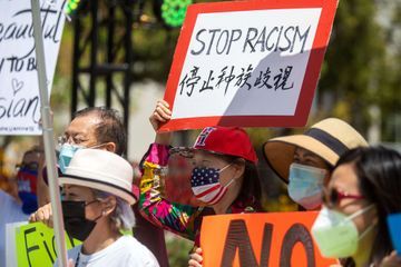 Les crimes racistes contre les personnes asiatiques et noires augmentent aux Etats-Unis