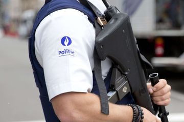 Les images d'un salut nazi pendant une intervention policière créent l'émoi en Belgique