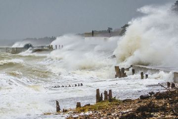 Les impressionnantes images de la tempête Dennis