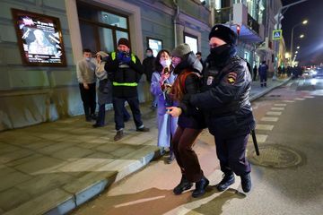 Manifestations contre la guerre : des dizaines d'arrestations en Russie