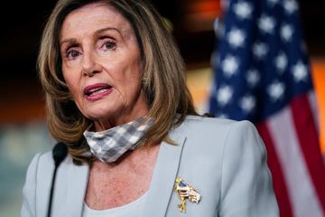 Nancy Pelosi va chez le coiffeur en plein confinement, une faute qui ravit les républicains