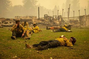 Nature dévastée et pompiers épuisés, la tragédie des incendies en Californie