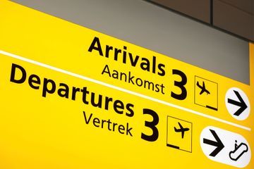 Pays-Bas: un couple arrêté dans un avion pour avoir fui un «hôtel Covid»