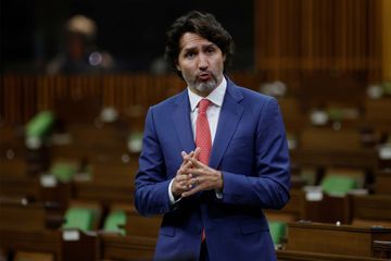 Pensionnats autochtones: le Canada bouleversé, Trudeau promet de nouvelles mesures