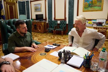 Richard Branson en Ukraine à la rencontre de Volodymyr Zelensky
