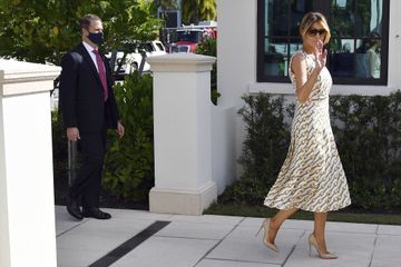 Sans masque et en Gucci, Melania Trump a voté en Floride